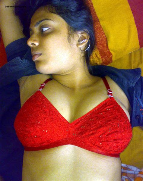 sexy mallu babe posing in skimpy bra panties showing juicy tits pics stars with big breast