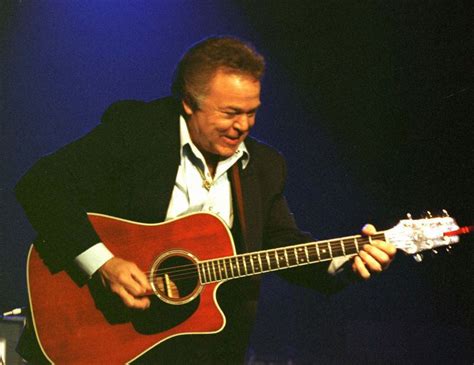 roy clark guitar legend hee haw star  died alcom