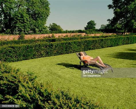 Sunbath Garden Photos Et Images De Collection Getty Images