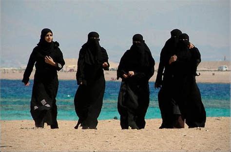 За непристойное поведение туристов в Дубаи штрафуют тысячами