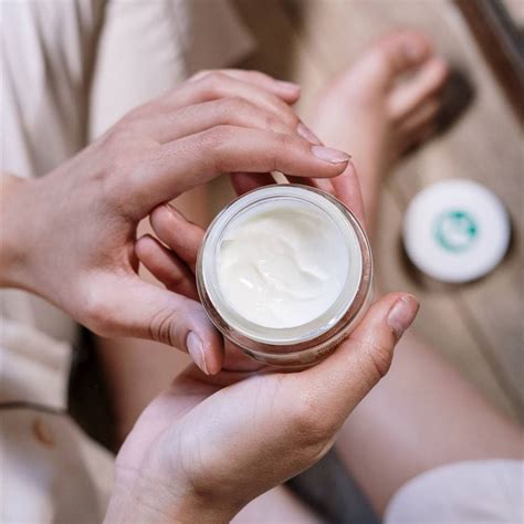 las 8 mejores cremas antiedad recomendadas por dermatólogos