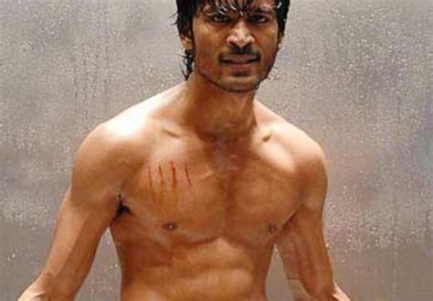 Dhanush To Hit Screens With Six Pack