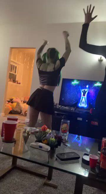 Lilith On Twitter Pov You Watch Me Play Just Dance