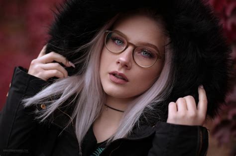 Wallpaper Blonde Face Dyed Hair Blue Eyes Women With Glasses