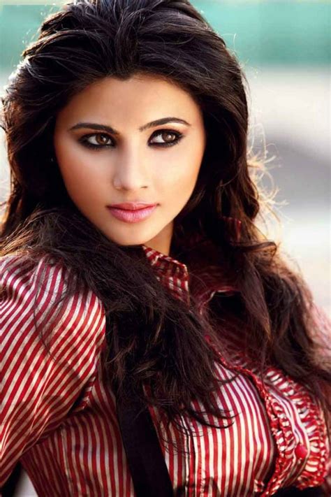 daisy shah latest hot images tamil movie posters images actress actors wallpapers