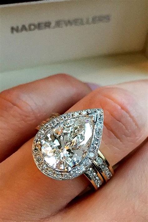 27 Stunning Pear Shaped Engagement Rings | Oh So Perfect
