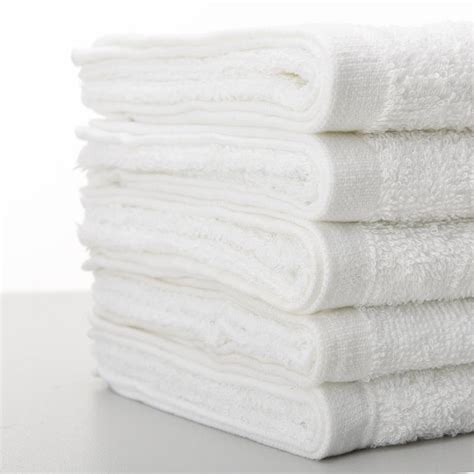 white cotton bath towels hotel spa sauna beauty salon soft bath towel