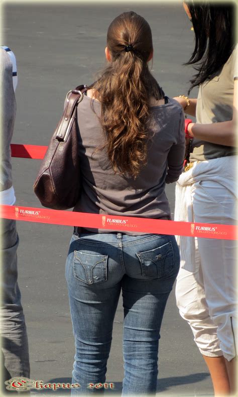 Wide Hips And Round Ass Divine Butts Candid Milfs In