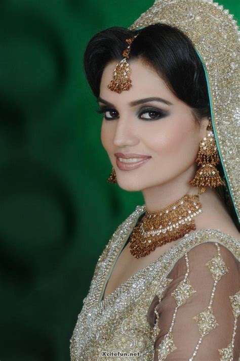 Trendy Style And Makeup Of Pakistani Bridal New