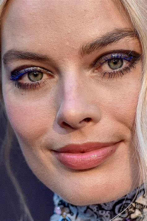 margot robbie funny face