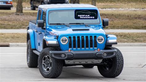 jeep gladiator mojave shows  toughness   street moparinsiders