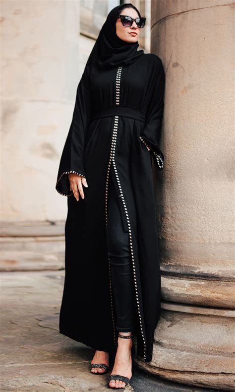 Dubai Style Abaya Designs 2021 For Women With Hijab Combination
