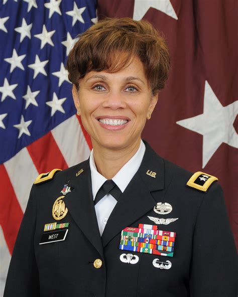 army surgeon general shares secrets  successful leadership  department  defense