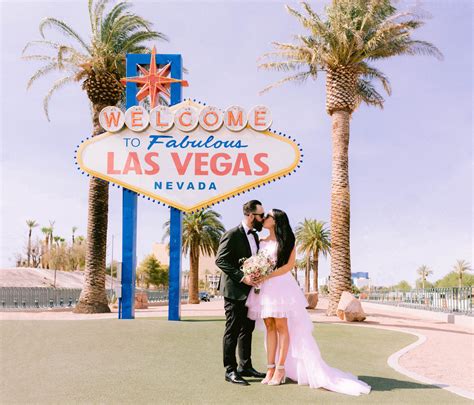 Intimate Las Vegas Wedding — Gunnshot Photography Fresno Photographer