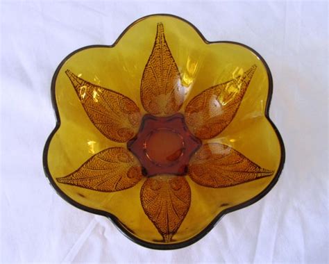 Clear Amber Serving Candy Dish Bowl With Raised Leaves And