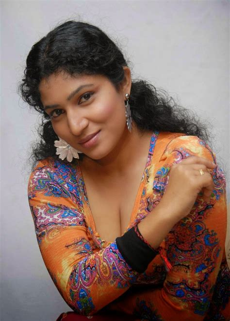actress shobina hot photos pictures latest tamil actress