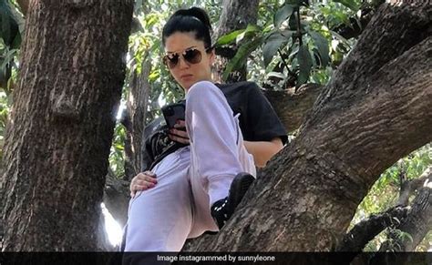 When Sunny Leone Wants To Keep Her Phone Chats Secret She Does This