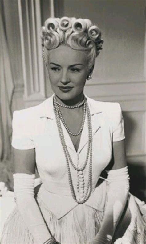 omg look at the beautiful betty grable s awesome hair love those
