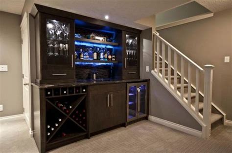 27 Stylish Basement Bar DÃ©cor Ideas - DigsDigs