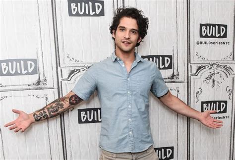 teen wolf star tyler posey set to play gay in starz