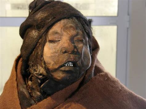 une incroyable découverte d une momie agée de 500 ans d une jeune fille