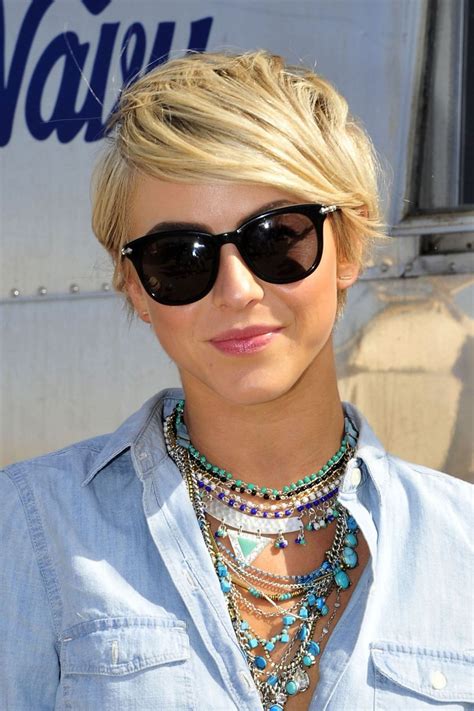 short hair pixie cut hairstyle with glasses ideas 2