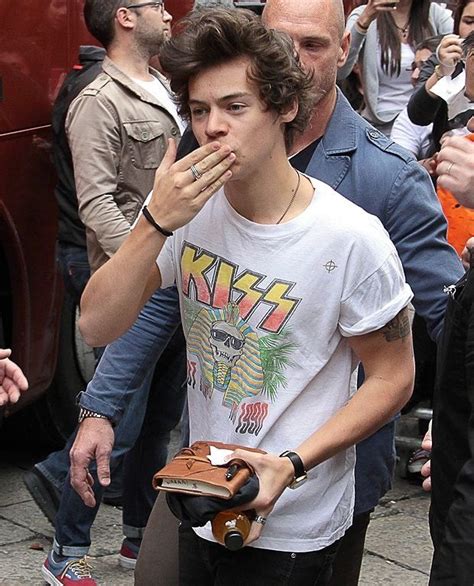 pin by m k on harry styles fashion kiss shirt harry styles kissing