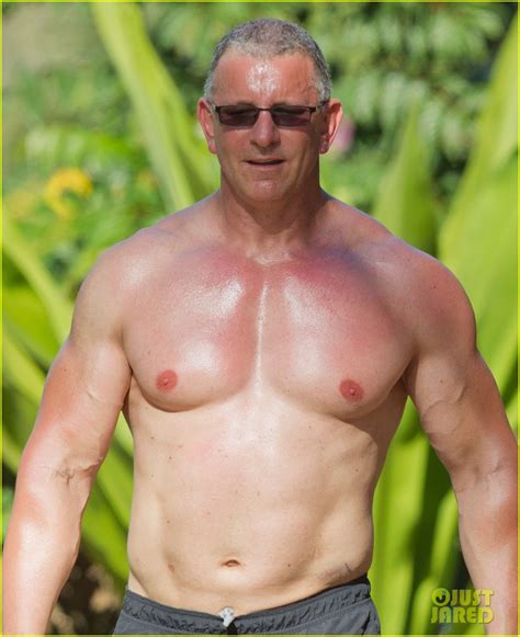 celebrity chef robert irvine  shirtless  hawaii photo  robert irvine shirtless