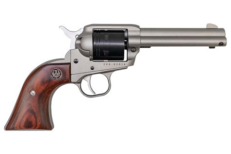 ruger wrangler lr single action revolver  silver cerakote finish  wood laminate grips