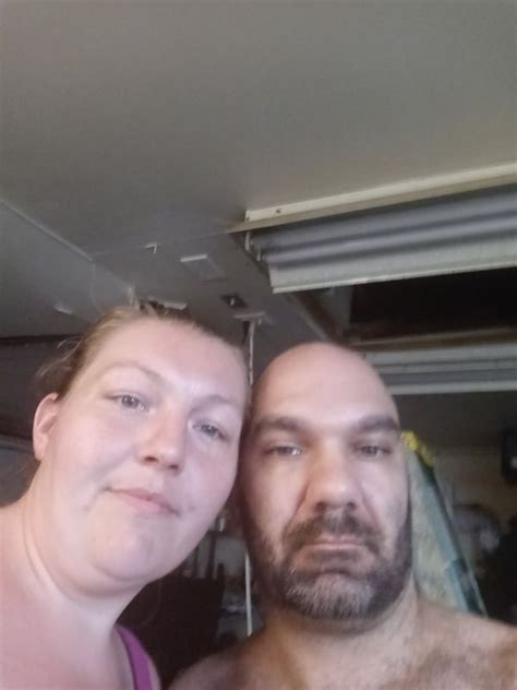 35 Taylor Area Looking For Either A Bi Couple For Both Of Us Or Just A