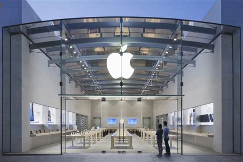 apple reportedly  talks  build   million flagship store