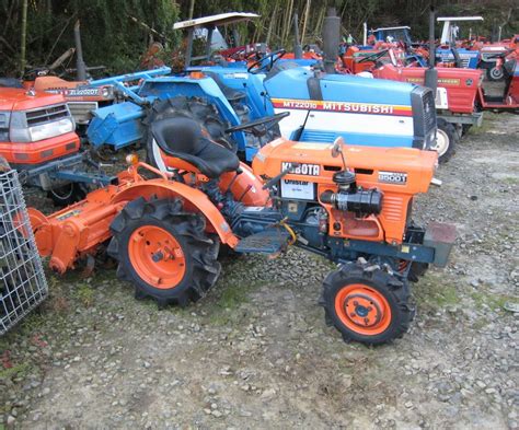 kubota  farm tractor kubota farm tractors kubota farm tractors wwwtractorshdcom