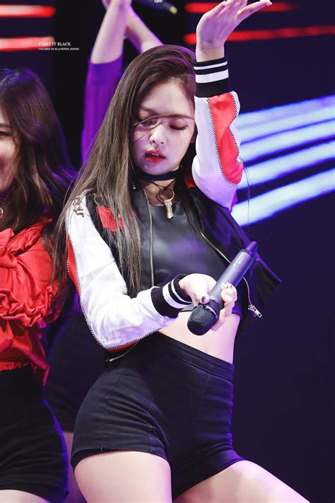 7 Pictures Of Blackpink Jennie’s Sexy New Stage Outfit