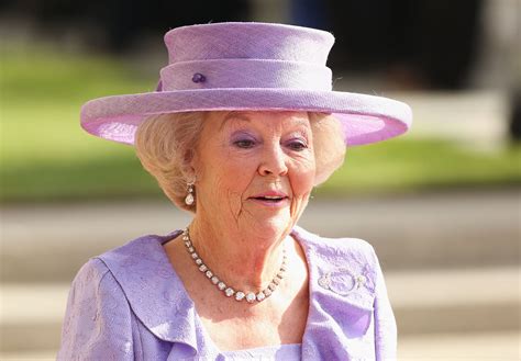 dutch queen beatrix    abdicate throne cbs news