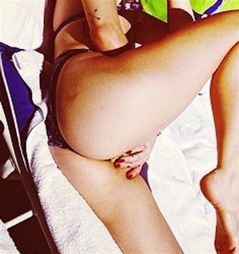 miley s masturbating pussy grab on instagram of the day