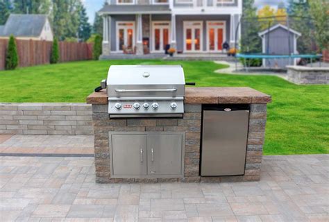 outdoor custom built  kitchen islands stone granite veneer