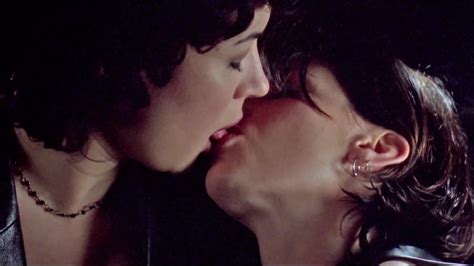 celebrities jennifer tillyandgina gershon go lesbian in