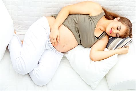 important sleeping positions during the third trimester of pregnancy