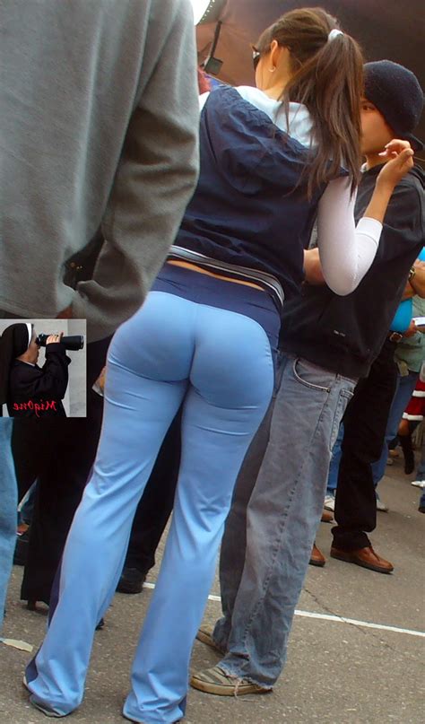 Perfect Big Butt Super Hot Milf In Lycra On The Street