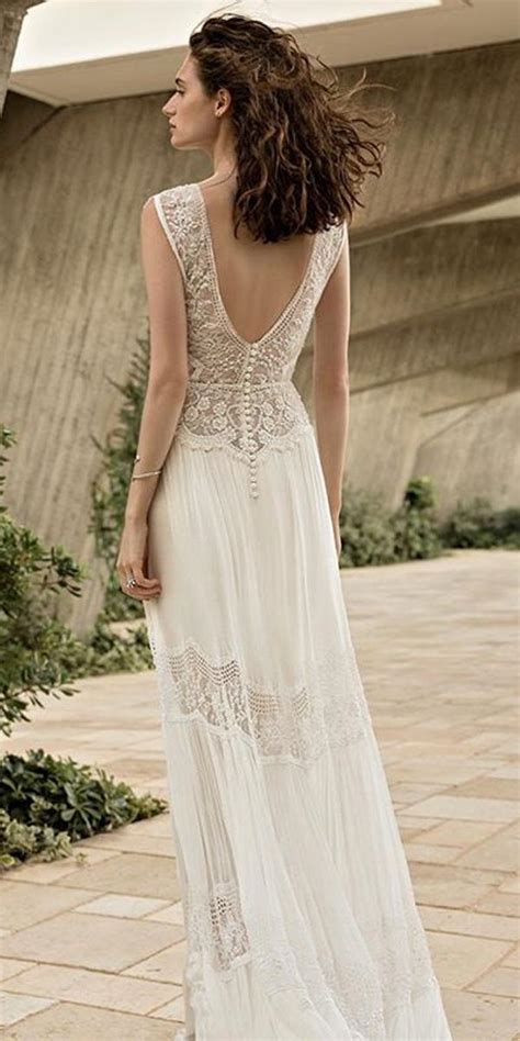 30 Wonderful Beach Wedding Dresses For Hot Weather