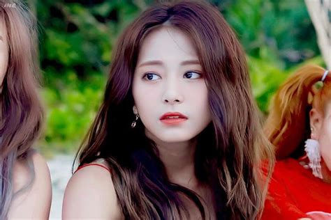 7 Female Idols Who Rightfully Earned The Title Of Visual