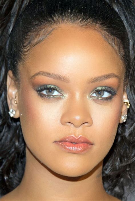 Pin By Ceola Johnson On Rihanna Rihanna Looks Rihanna Love Rihanna Riri