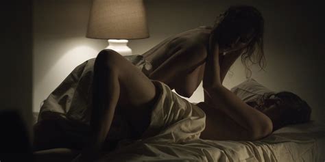 kate lyn sheil nue dans house of cards