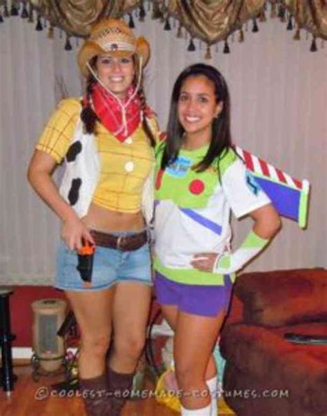 13 totally clever halloween costumes for lesbian couples