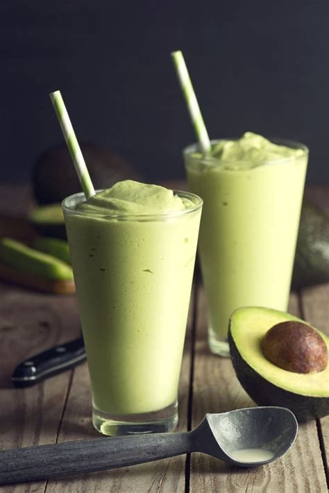 This Creamy Avocado Banana Smoothie Is The Perfect Natural Pick Me Up