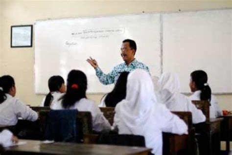 Guru Sejarah Didorong Kunjungi Sekolah Di Perbatasan