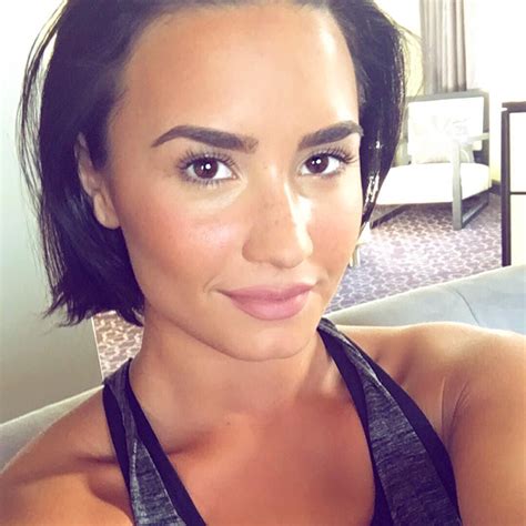 demi lovato s best freckles appreciation selfies teen vogue