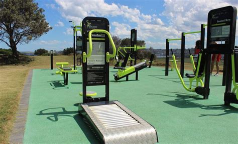 ten  outdoor gyms  sydney concrete playground