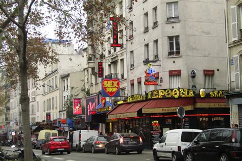 Paris 3 Moulin Rouge Y El Barrio De Sex Shops Blog