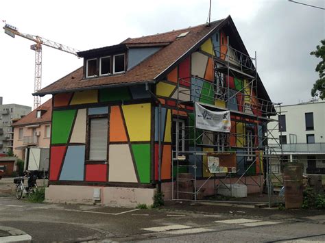strasbourg quest ce  cest  cette maison alsacienne multicolore au neudorf